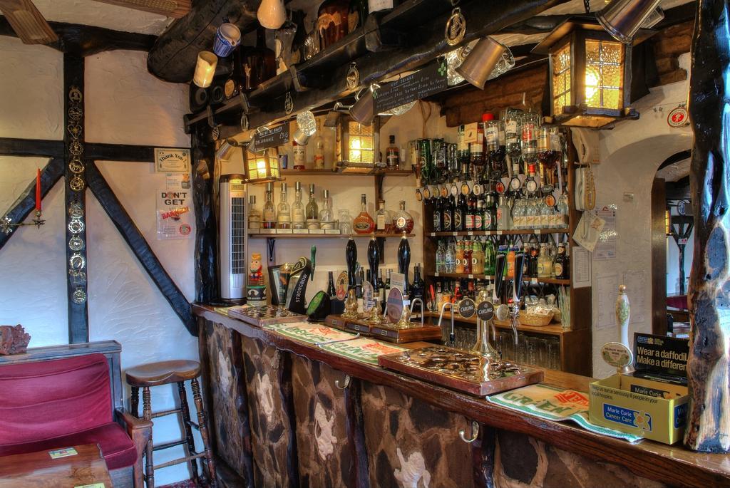 The Old White Lion Herberg 4*