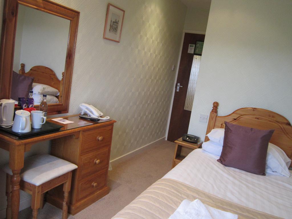 The Old White Lion 4*